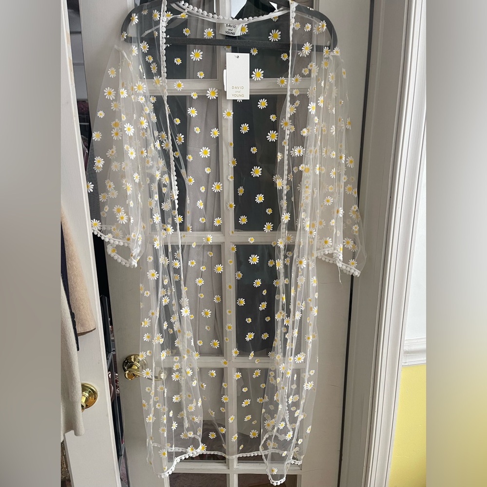 COPY - Stunning David and Young Sheer Kimono with White and Yellow Daisies